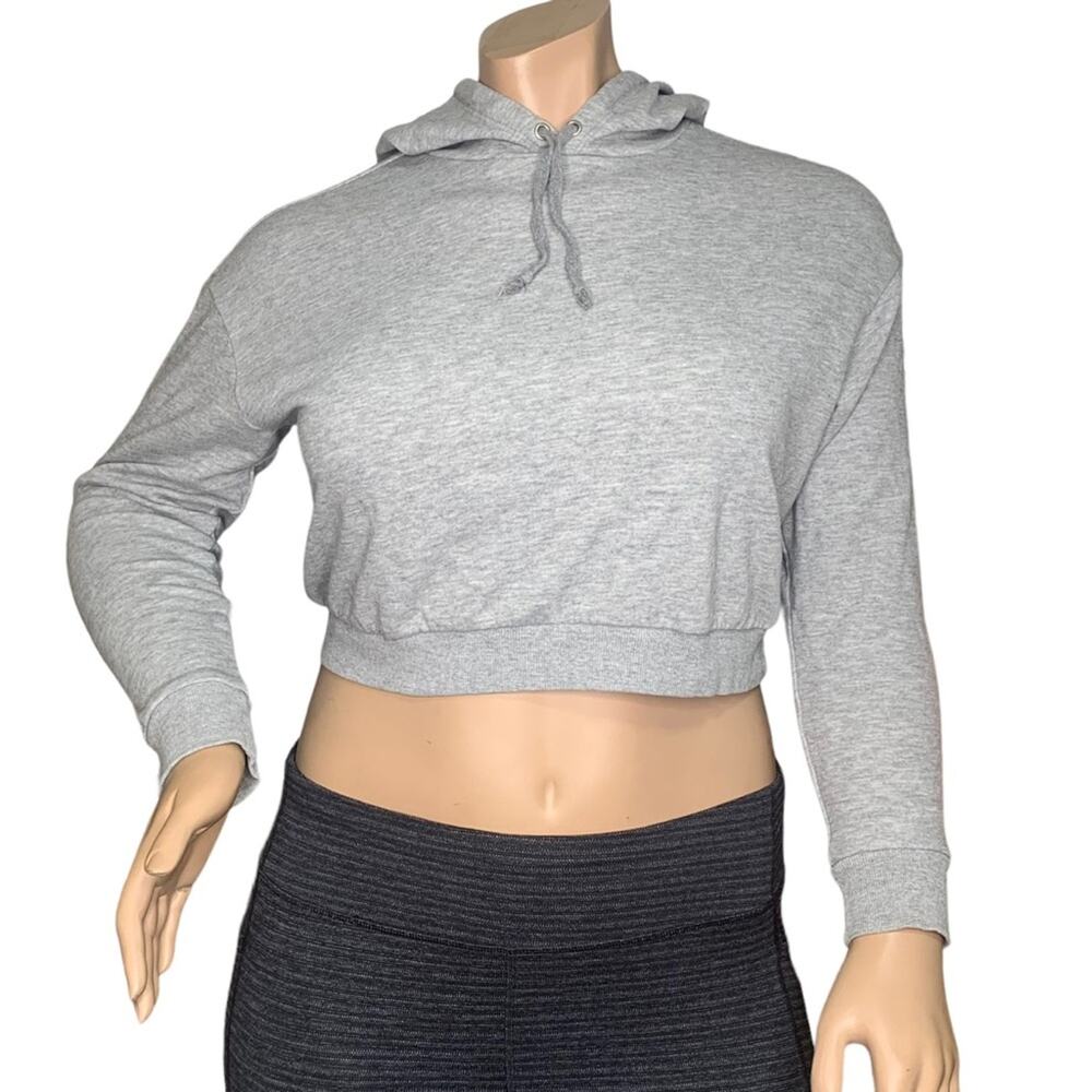 Divided by H&M Cropped Hoodie Gray Size Medium Long Sleeve Fleece Material